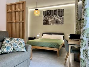 Postel nebo postele na pokoji v ubytování Alma Domus Feriae - Roma