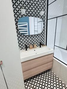 Ένα μπάνιο στο Le Dangeau Elégance et Modernité proche Château