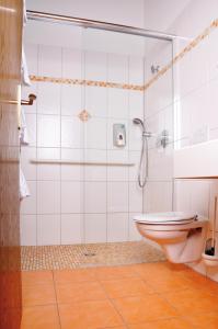 Koupelna v ubytování Gartenhotel Feldeck