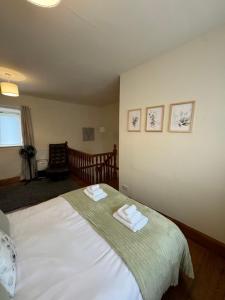 Gallery image of Cosy cottage with a canal view in Hebden Bridge