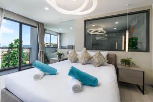 Ένα ή περισσότερα κρεβάτια σε δωμάτιο στο Brand New Luxury 3BR with Private Hammam