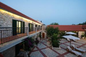 Budova, kde se vila nachází