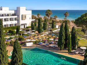 Bazén v ubytování Hotel Fuerte Conil-Resort nebo v jeho okolí