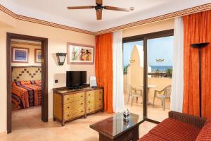 TV a/nebo společenská místnost v ubytování Hotel Riu Touareg - All Inclusive