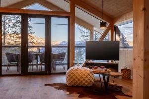 Nespecifikovaný výhled na hory nebo výhled na hory při pohledu z chaty + 57 fotografií