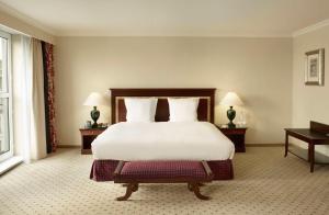 Ένα ή περισσότερα κρεβάτια σε δωμάτιο στο Hilton Antwerp Old Town