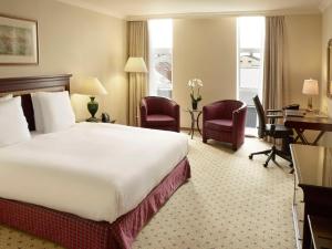 Ένα ή περισσότερα κρεβάτια σε δωμάτιο στο Hilton Antwerp Old Town