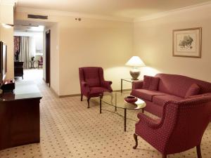 Χώρος καθιστικού στο Hilton Antwerp Old Town