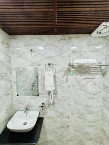 Ένα μπάνιο στο Hotel Amar