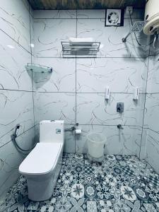 Ένα μπάνιο στο Hotel Amar