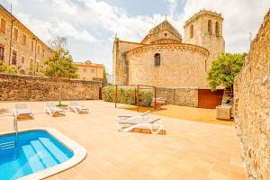 Bazén v ubytování ABADIA SWIMING POOL Única piscina en el centro nebo v jeho okolí