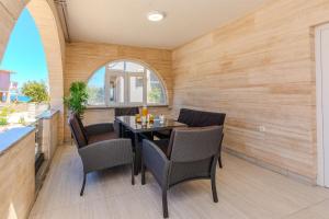 Balkón alebo terasa v ubytovaní Apartments Lucica