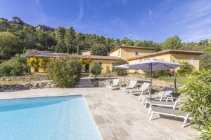 Πισίνα στο ή κοντά στο Villa Cabasse