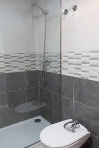 Koupelna v ubytování Stay U-nique Apartments Salitre