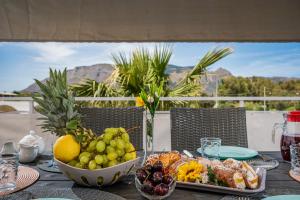 Φαγητό σε αυτό το διαμέρισμα ή κάπου εκεί κοντά