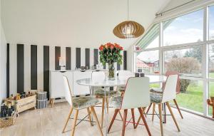 Fotografie z fotogalerie ubytování Beautiful Home In Karrebæksminde v destinaci Karrebæksminde