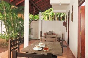 Khu vực ghế ngồi tại SP Taru Surf Camp&Restaurant