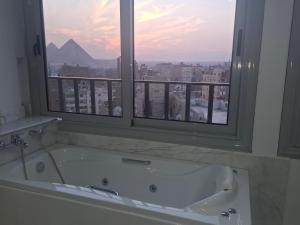 Nespecifikovaný výhled na hory nebo výhled na hory při pohledu z hotelu