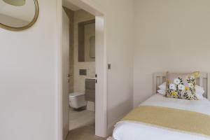 Ένα μπάνιο στο Shepherds Rock and Gilpin Rooms +46 φωτογραφίες