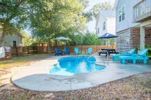 Πισίνα στο ή κοντά στο Private House with Pool on Oak Island +47 φωτογραφίες