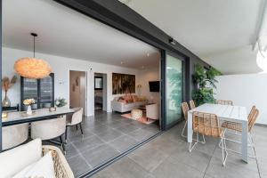 Χώρος καθιστικού στο Higueron Oasis Elite