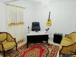 Posezení v ubytování Loran Room for men only