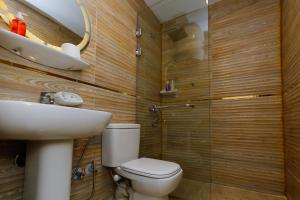 Bagno di PYRAMIDS guest house