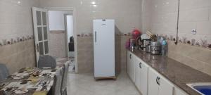 Dapur atau dapur kecil di Appartement Ténès +4 gambar
