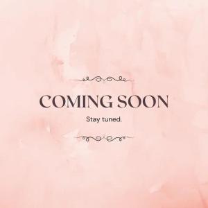 Ein Schild mit der Aufschrift „Demnächst verfügbar – bleiben Sie dran!“ in der Unterkunft Modern 2 bedroom Apartment in Belfast in Belfast