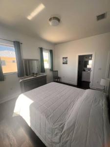 Ocean Nest in Key Colony Beach客房内的一张或多张床位