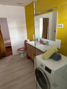 Postel nebo postele na pokoji v ubytování Studio spacieux