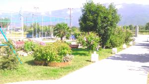 Jardín al aire libre en Hotel Konstantina