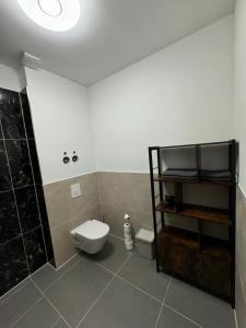 Ένα μπάνιο στο Zeitperlewohnen Beige +9 φωτογραφίες