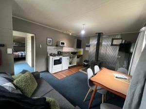 Una cocina o cocineta en Bauchops Hill Station Farmstay