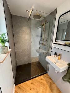 Bilik mandi di Chalet im Grünen +10 gambar