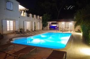 Πισίνα στο ή κοντά στο Chez Isabelle et Guy B&B