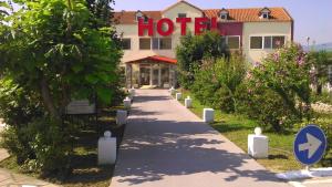 Foto dalla galleria di Hotel Konstantina a Rodópolis Altre 14 foto