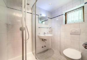 Phòng tắm tại Haus Windegg