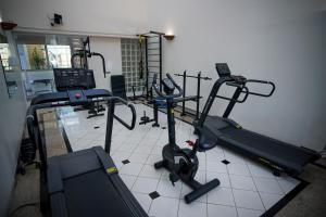 Fitness centrum a/nebo fitness zařízení v ubytování Hotel Euro Suite Campinas by Nacional Inn - Próximo ao Cambuí