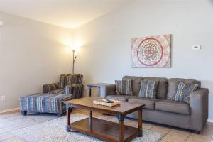 Gallery image of Cozy house near stadium with pool heater, BBQ in Avondale