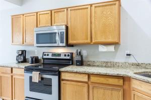 Gallery image of Cozy house near stadium with pool heater, BBQ in Avondale +20 photos