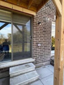 Foto dalla galleria di Ravine Retreat - 3RM Suite, 2BD, 1 WR, Pool, Sauna a Whitby