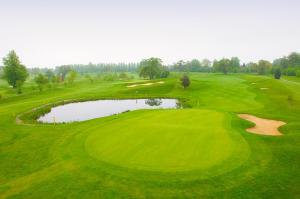 Golf v venkovského domu nebo okolí