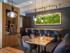 Kuchyň nebo kuchyňský kout v ubytování Ibis Hotel Plzeň
