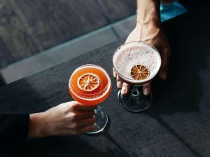 Novotel Lyon Centre-Confluence Bord de Saone的酒水