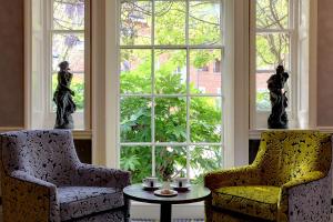 Гостиная зона в Moore Place Hotel, BW Signature Collection