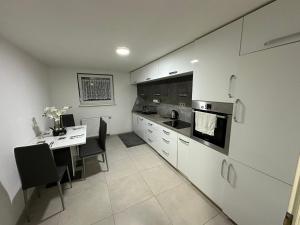 Kuchyň nebo kuchyňský kout v ubytování Modernes Wohnen in Tuttlingen - Gemütliches Apartment in Top-Lage