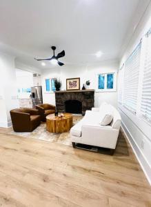 Μια τηλεόραση ή/και κέντρο ψυχαγωγίας στο Bham Bungalow +16 φωτογραφίες