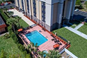 Bazén v ubytování Hampton Inn Orlando-Maingate South nebo v jeho okolí