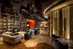 Χώρος καθιστικού στο Hilton Sukhumvit Bangkok